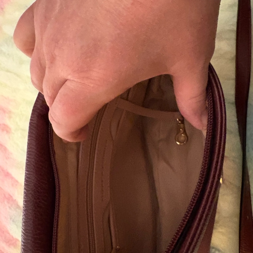 Poppy & Peonies Downtown Crossbody in Berry - Picture 4 of 7